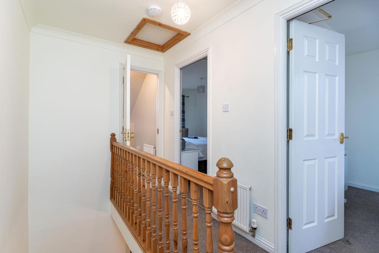 4 Bedroom Townhouse In סטירלינג מראה חיצוני תמונה